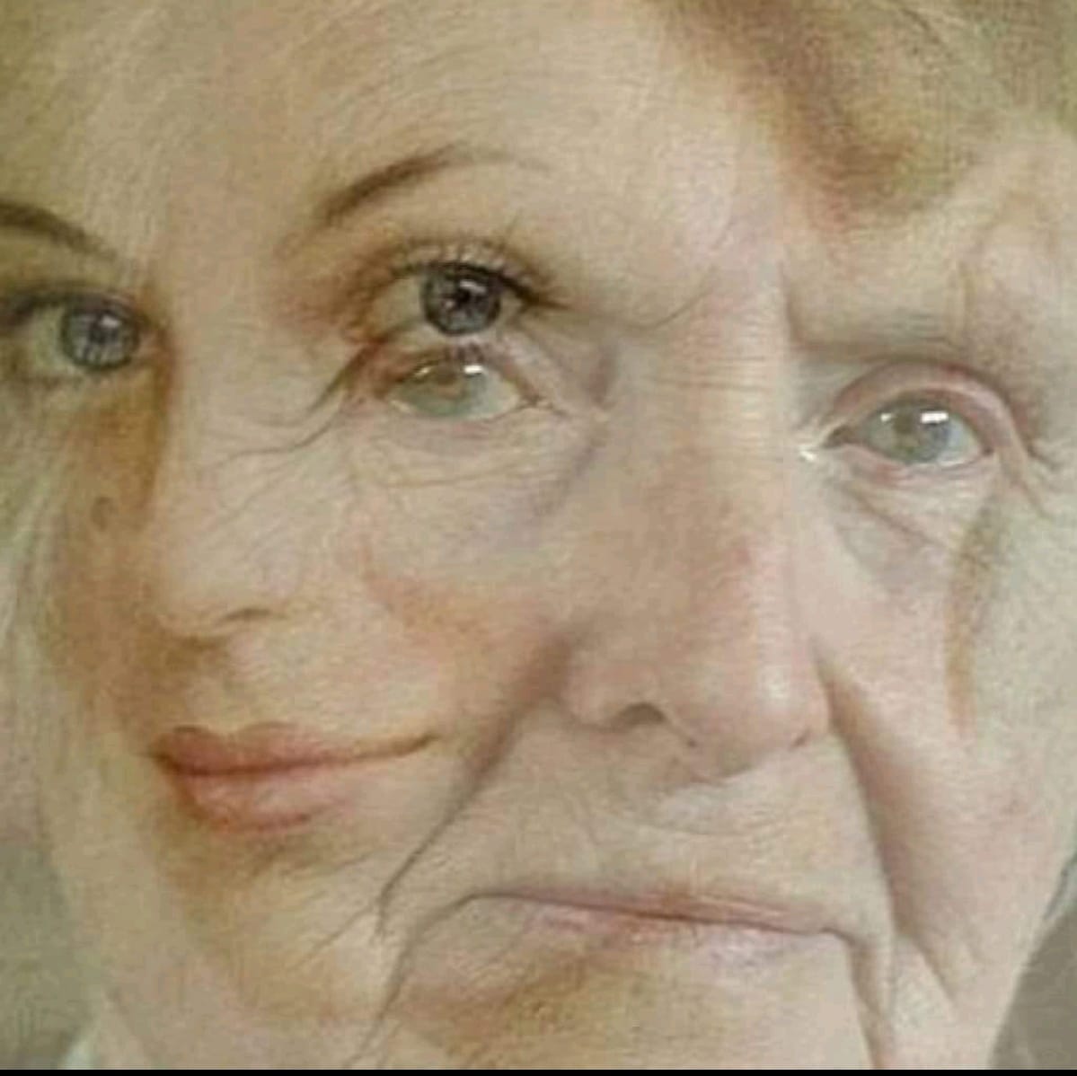 Старушка заметить. Красота в старости. Молодость и старость. Свет в глазах пожилой женщины. Стареет внешность яркие черты.